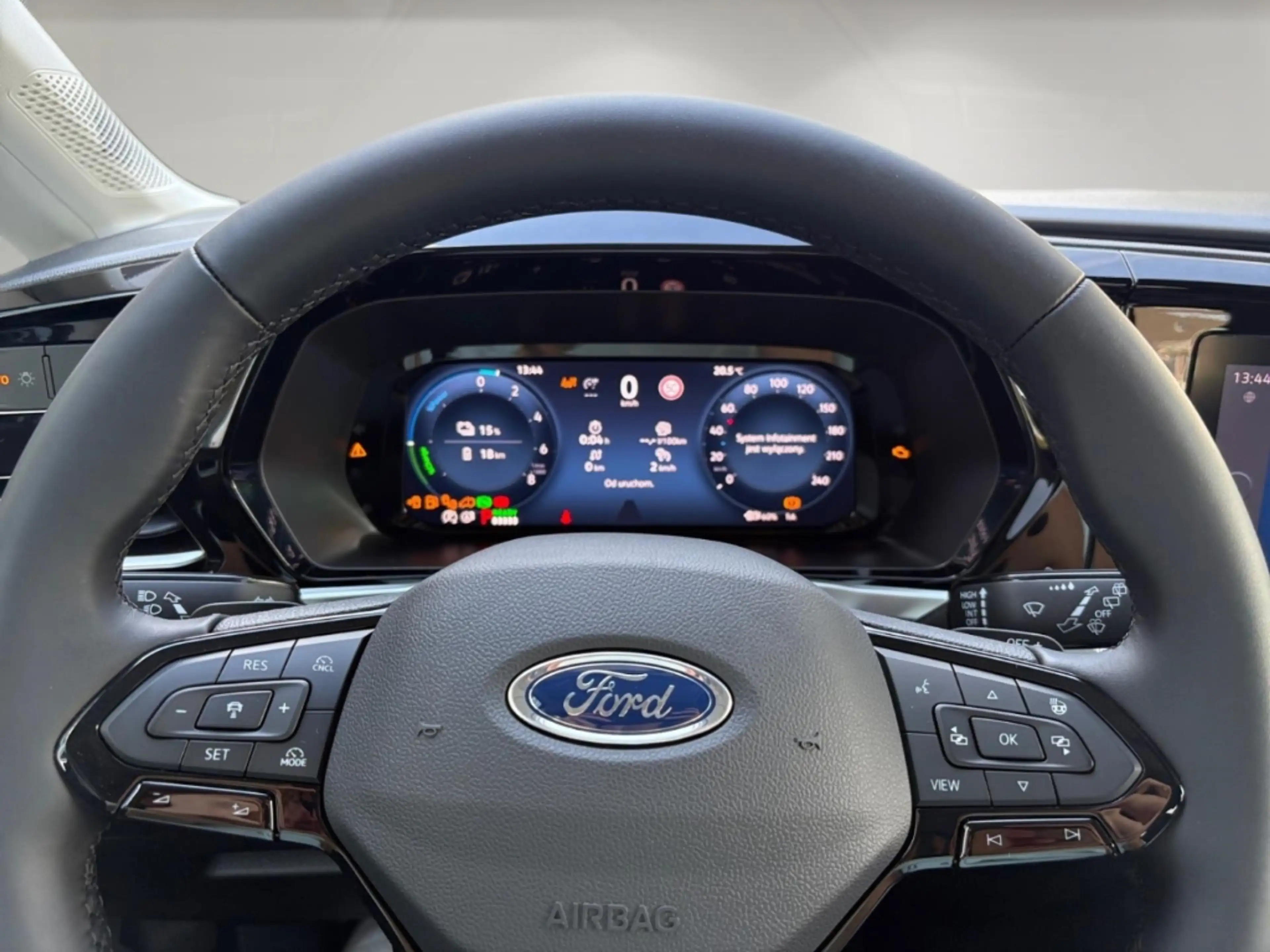 Ford Tourneo Connect Titanium 1,5l EcoBoost AT PHEV Navi Digitales Cock — photo 9