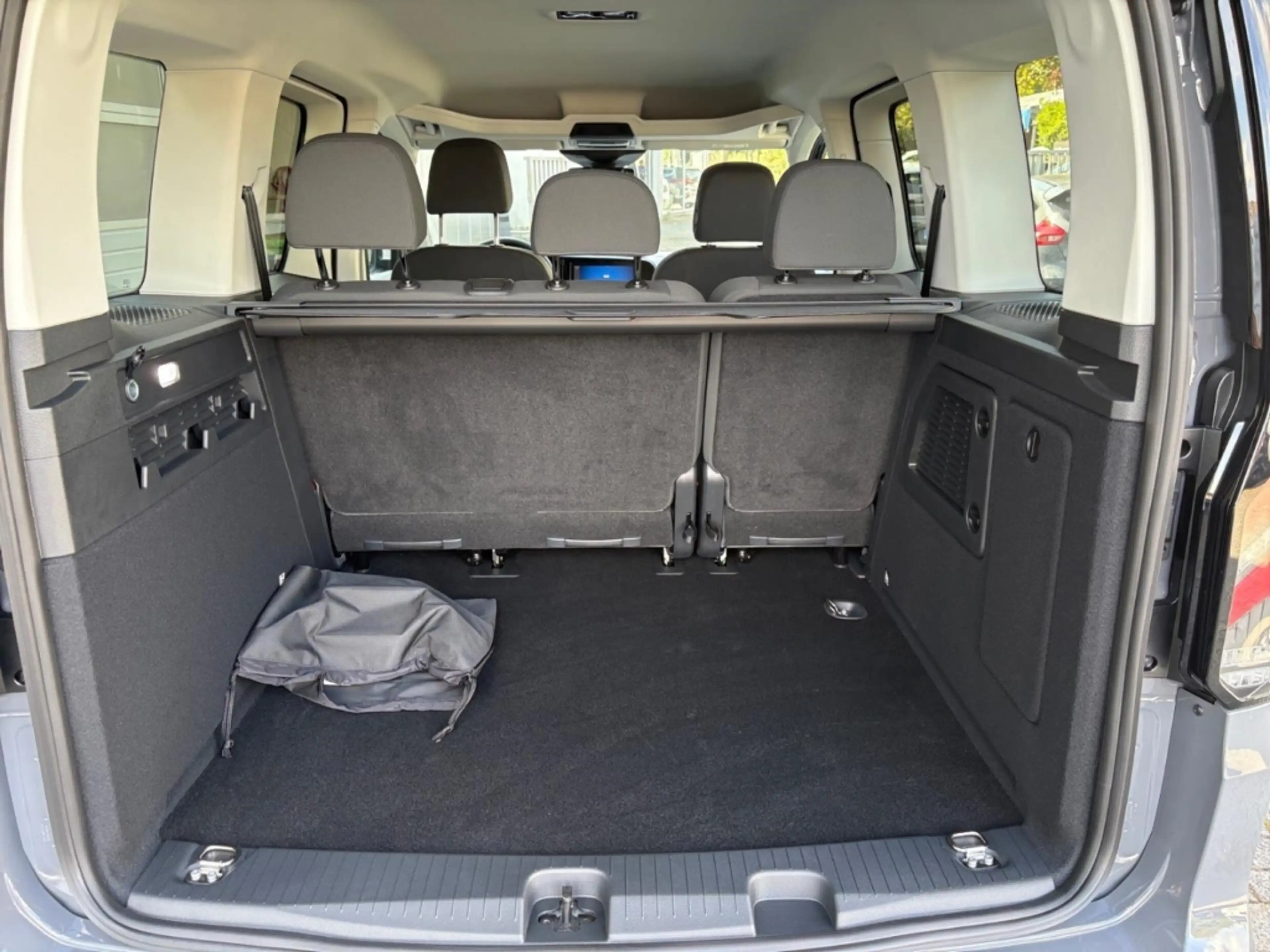 Ford Tourneo Connect Titanium 1,5l EcoBoost AT PHEV Navi Digitales Cock — photo 13