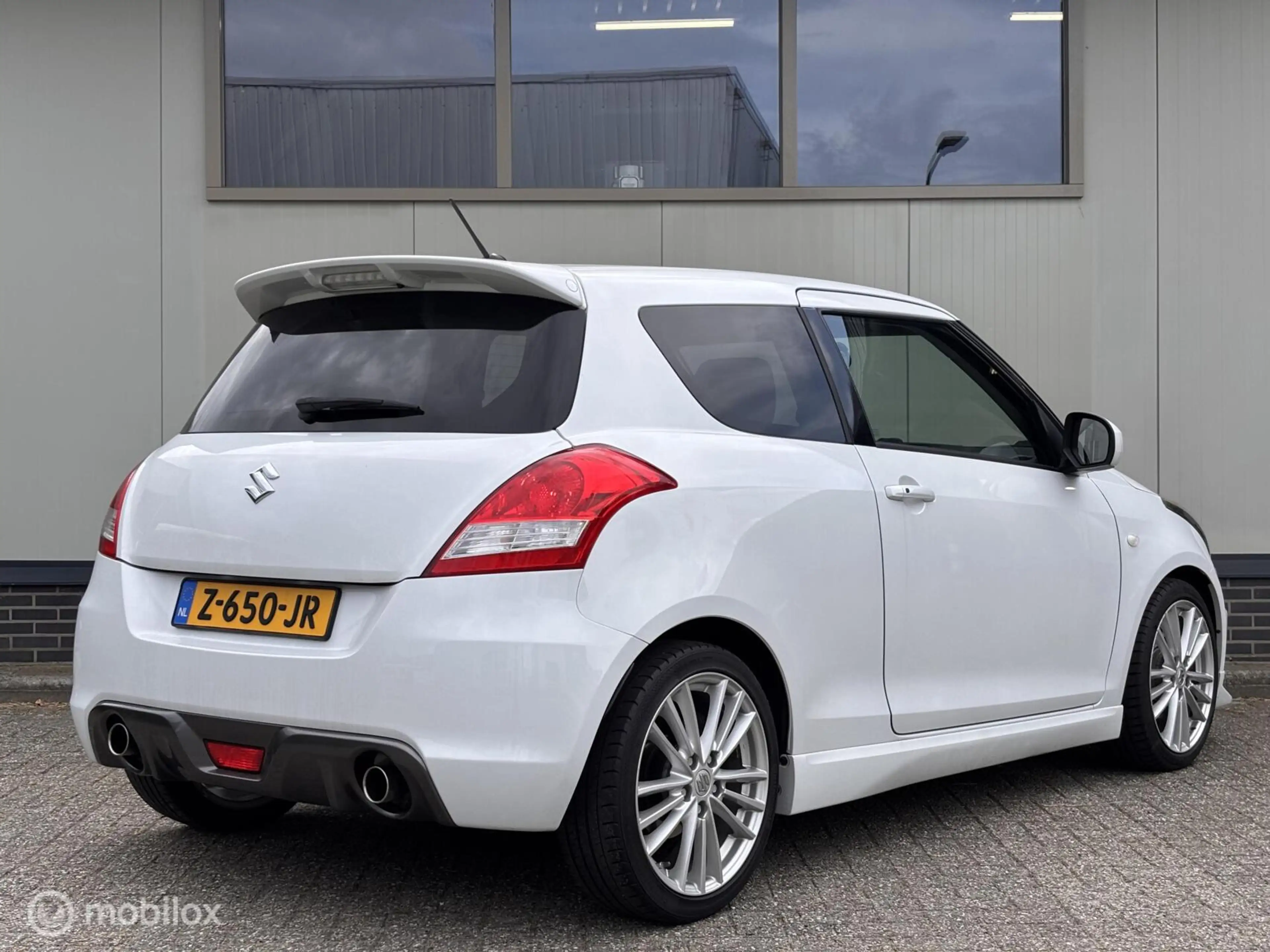 Suzuki Swift 1.6 Sport 136PK Xenon Keyless LIEFHEBBERS AUTO — photo 2