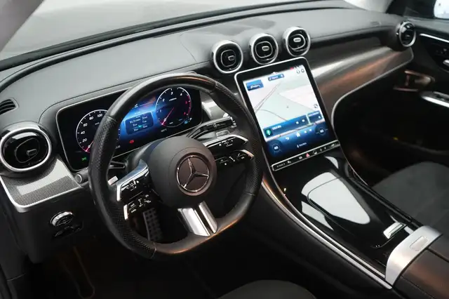 Mercedes-Benz 220 view 15