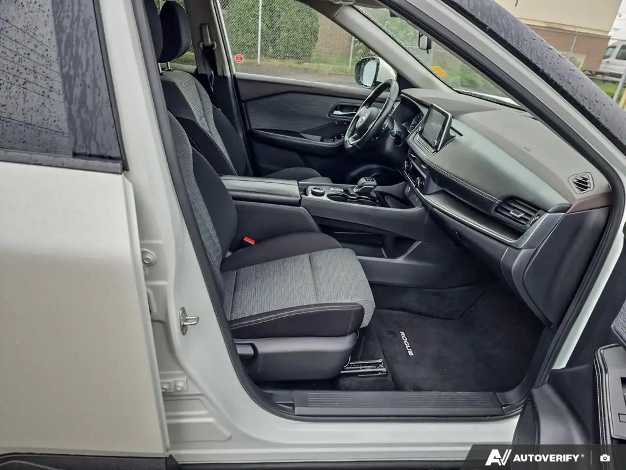 Nissan Rogue fotografie Nissan Rogue