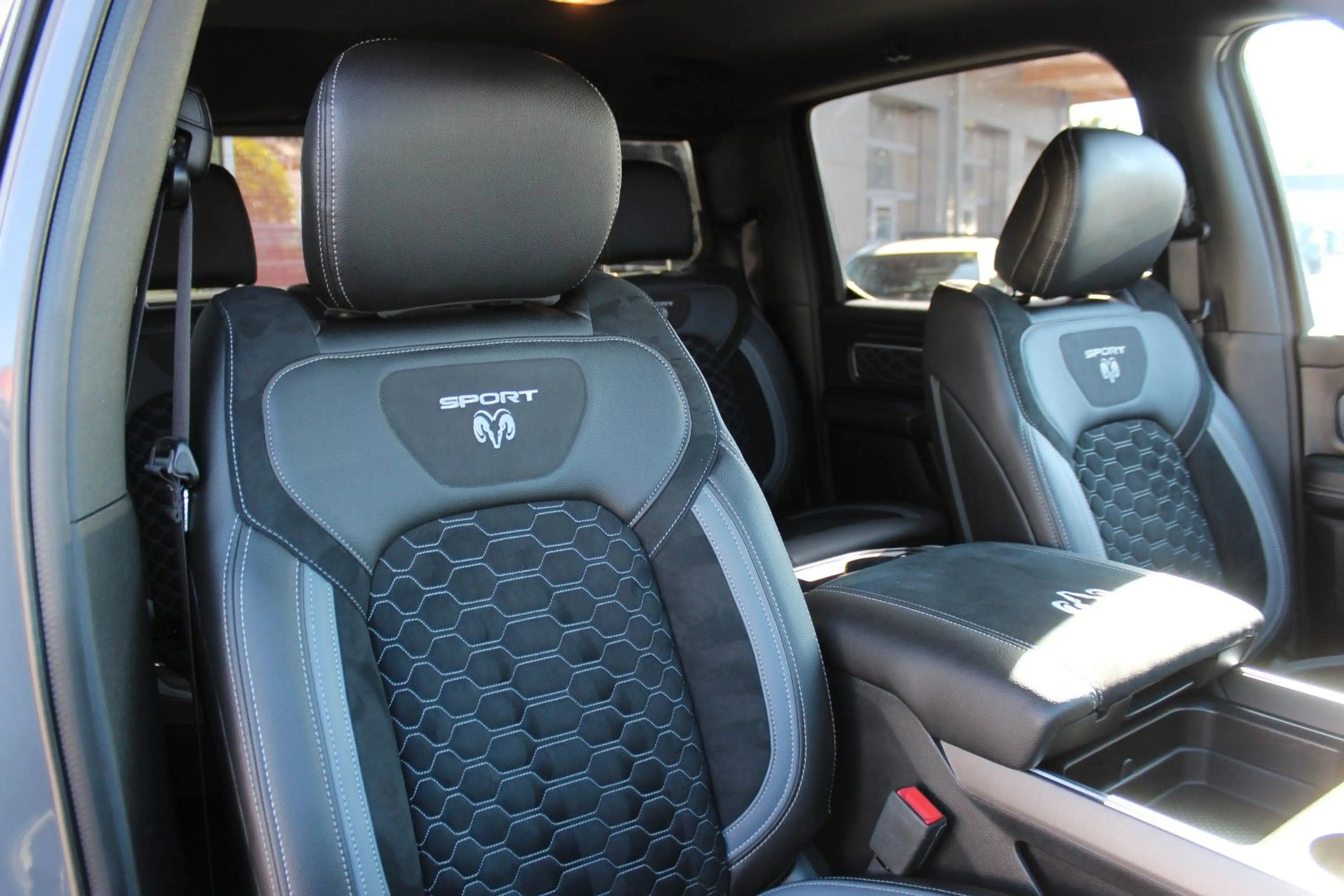 Dodge RAM 1500 Bighorn LED Alpine Navi 20" LM AHK RFK — photo 15