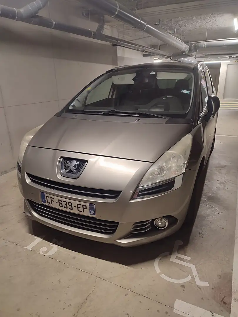 Peugeot 5008 2.0 HDi 150ch FAP BVM6 Allure 7pl - 1