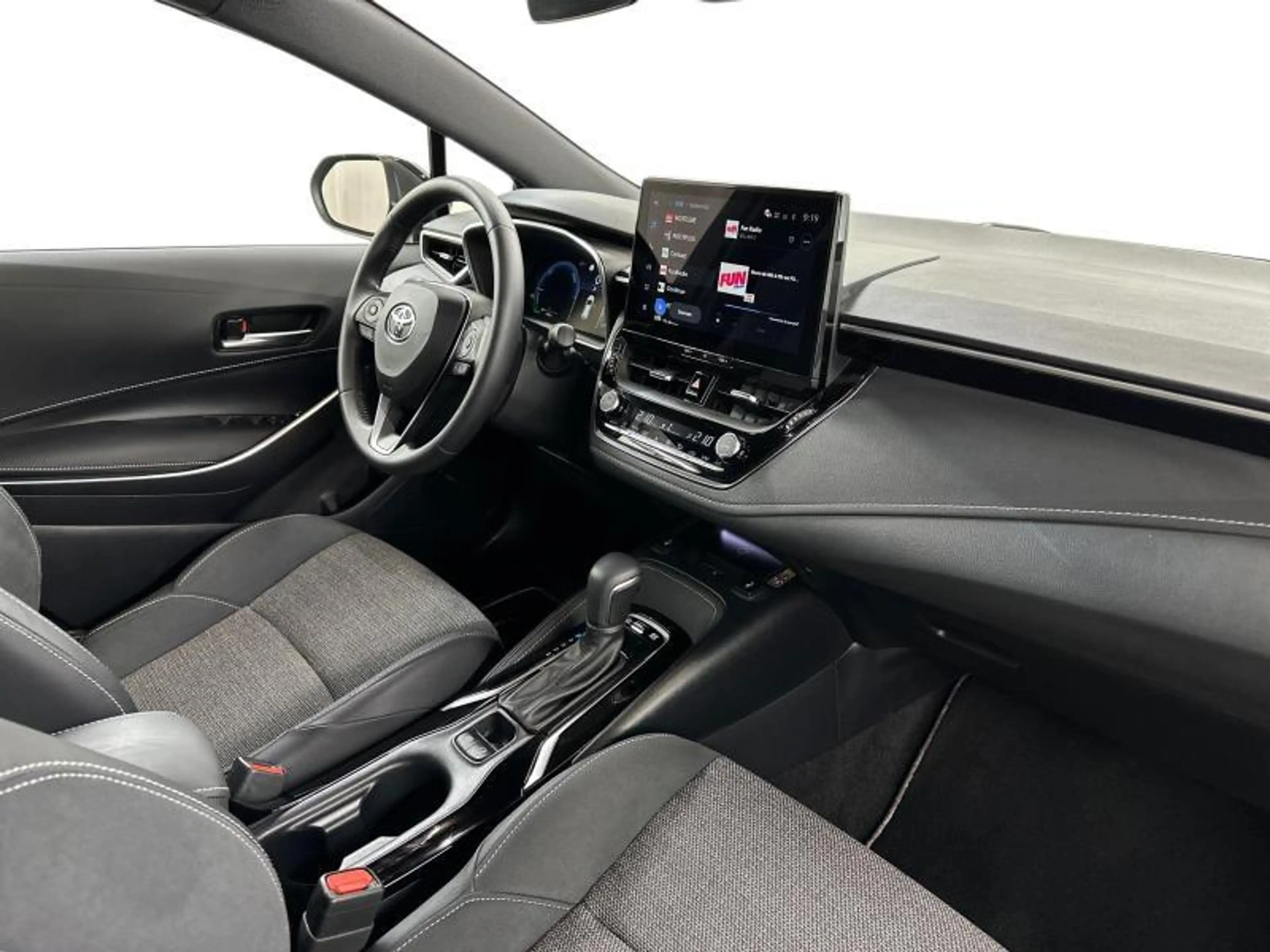Toyota Corolla TS 140hp HEV Style — photo 8