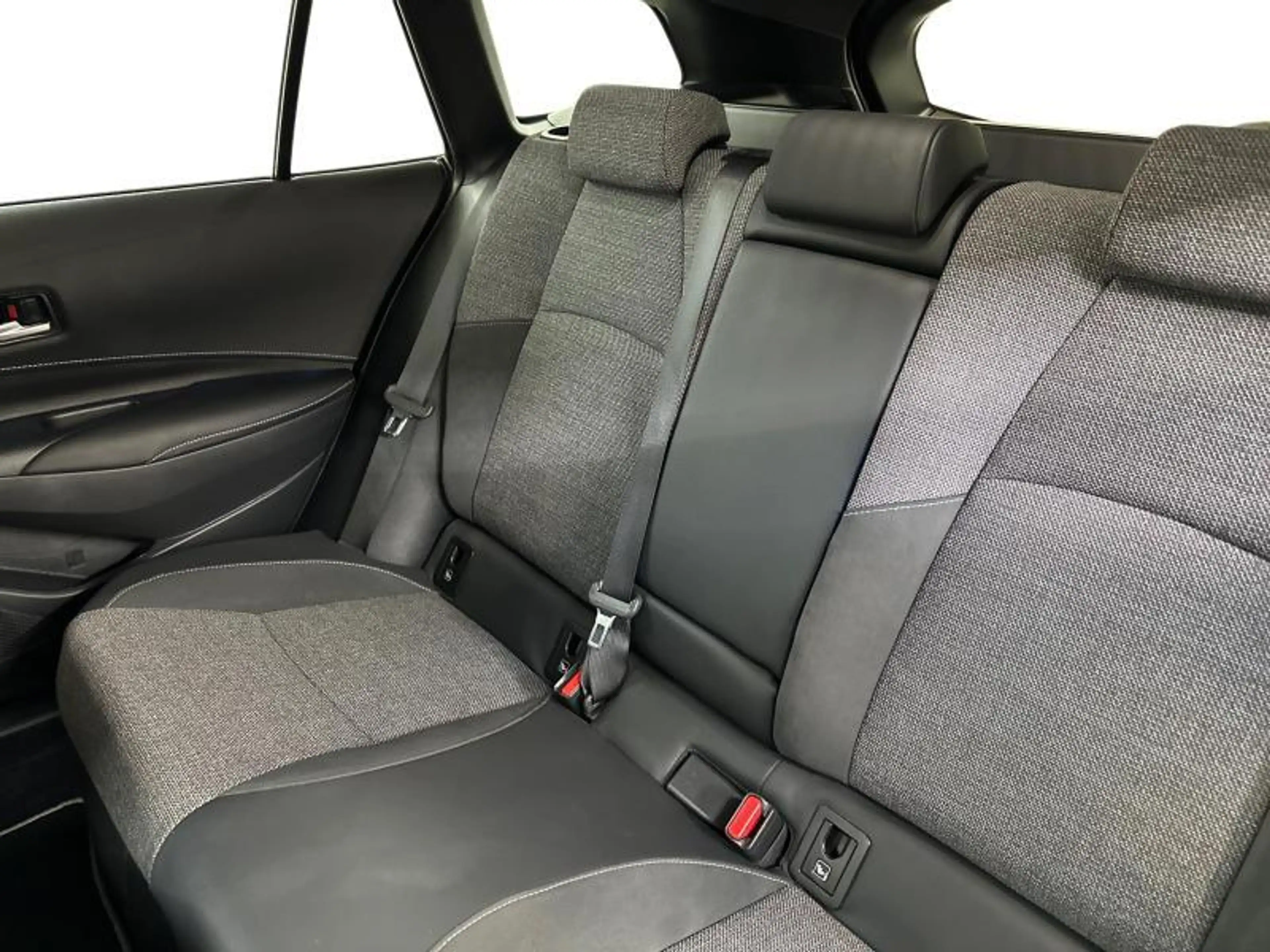Toyota Corolla TS 140hp HEV Style — photo 12