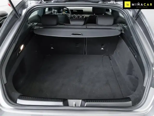 Mercedes-Benz C-Class view 30