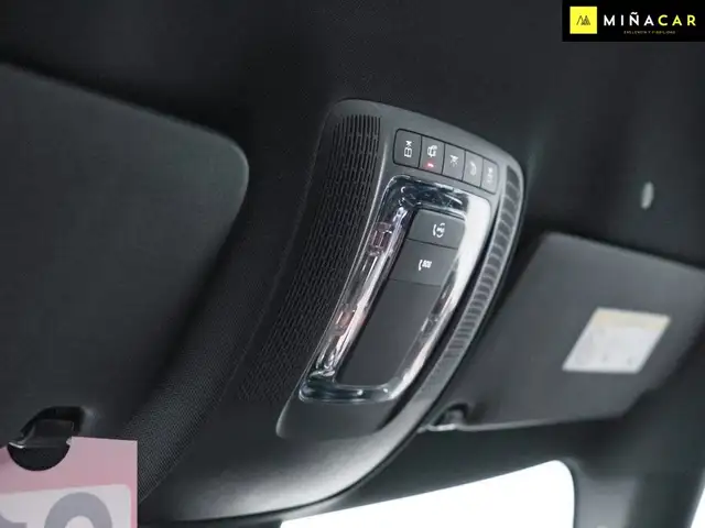 Mercedes-Benz C-Class view 24
