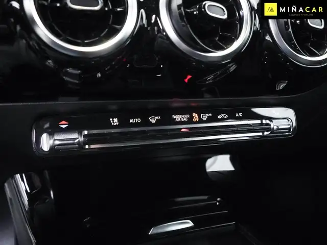 Mercedes-Benz C-Class view 20
