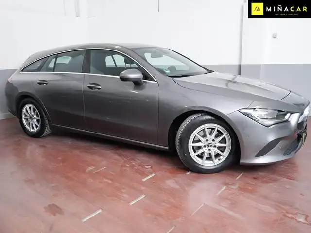 Mercedes-Benz C-Class view 3