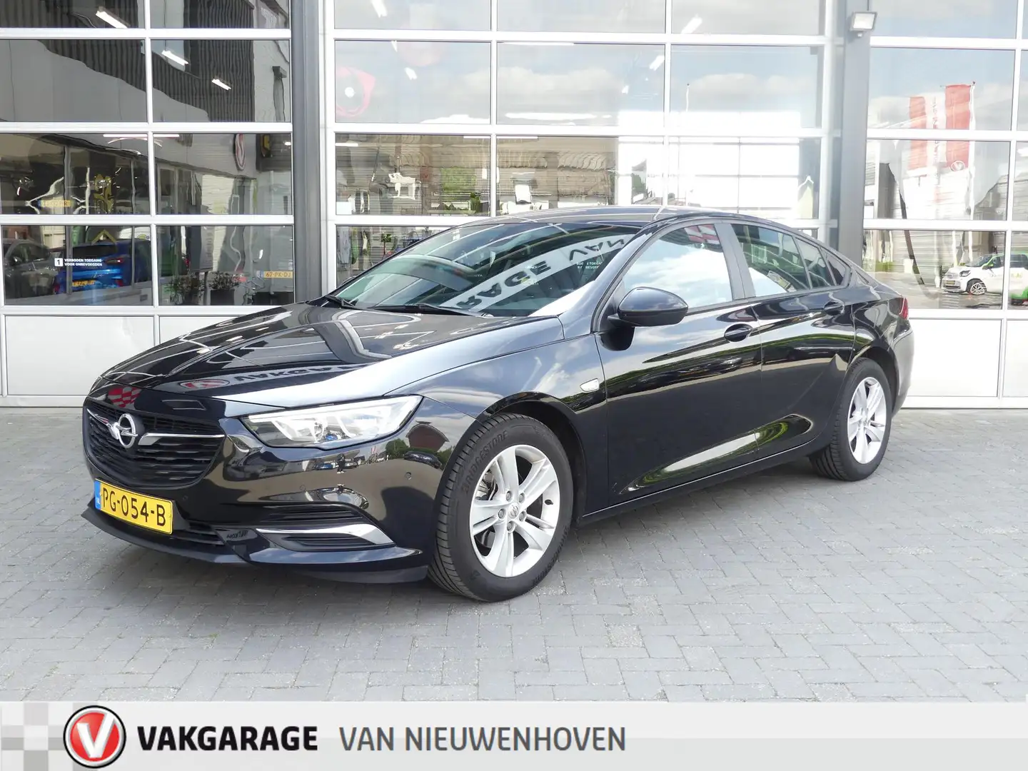 Opel Insignia Grand Sport 1.5 Turbo Online Edition Zwart - 1