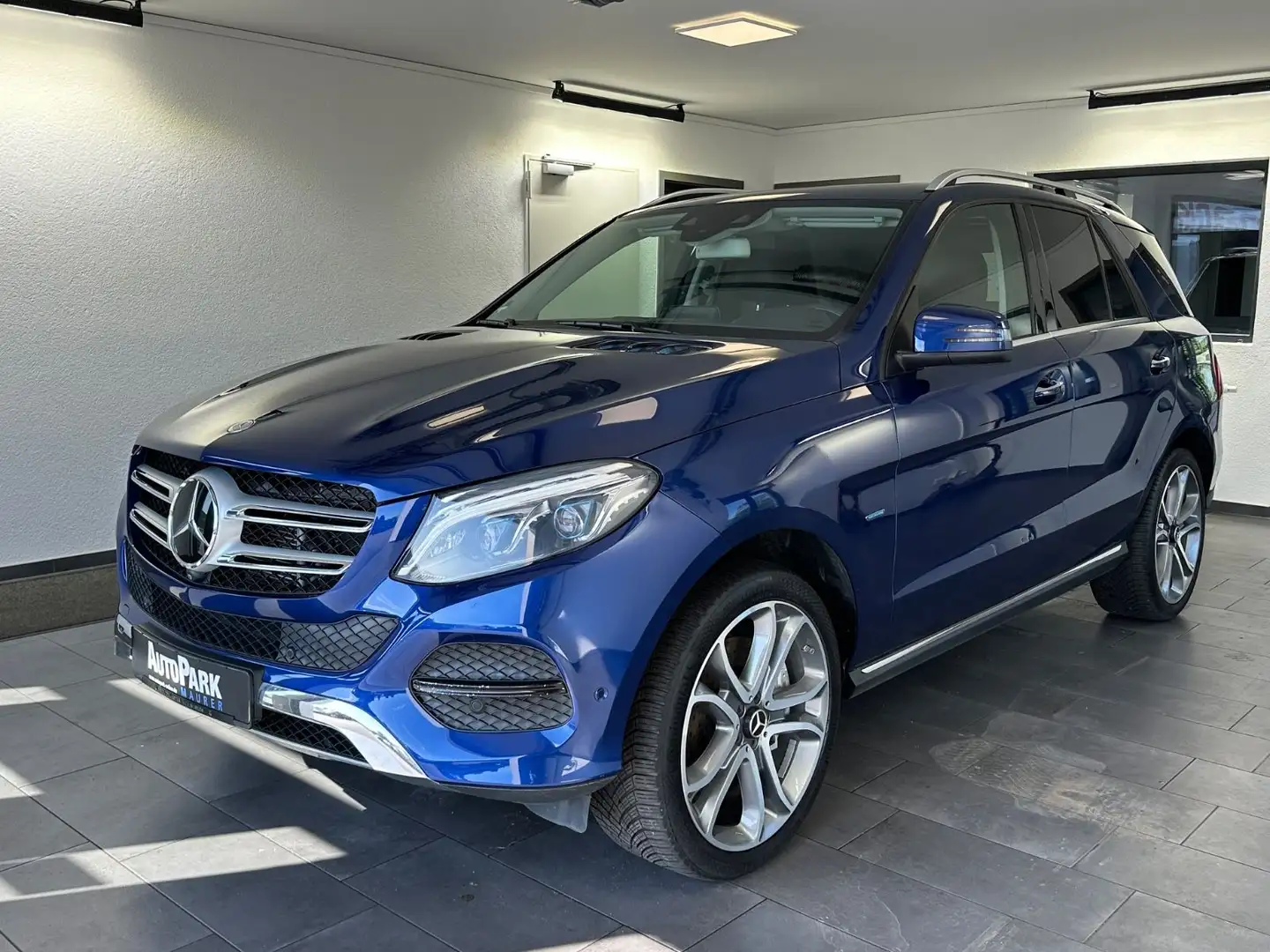 Mercedes-Benz GLE 500 e 4Matic*SHZ*LED*AIRMATIC*360° Kamera* Bleu - 1