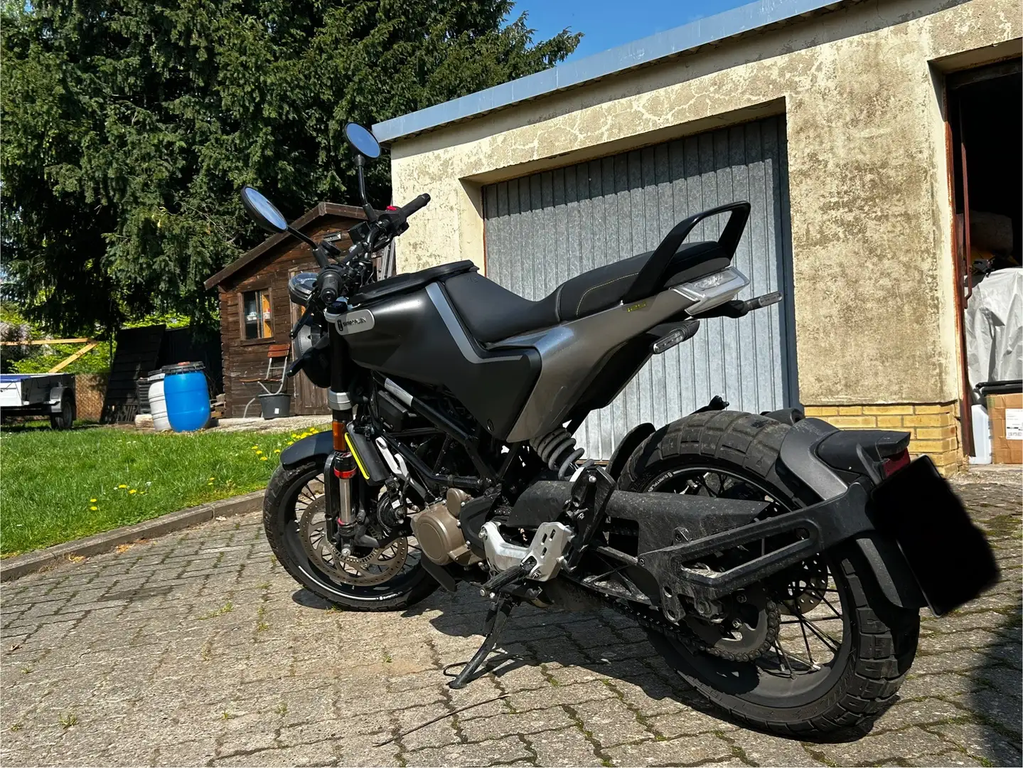Husqvarna Svartpilen - 2