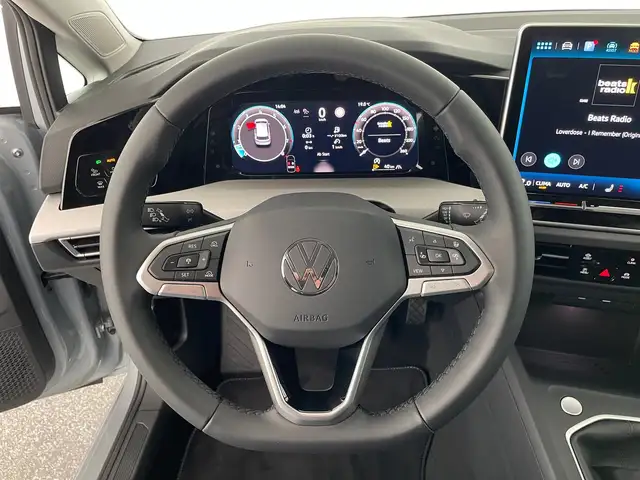 Volkswagen Golf view 13