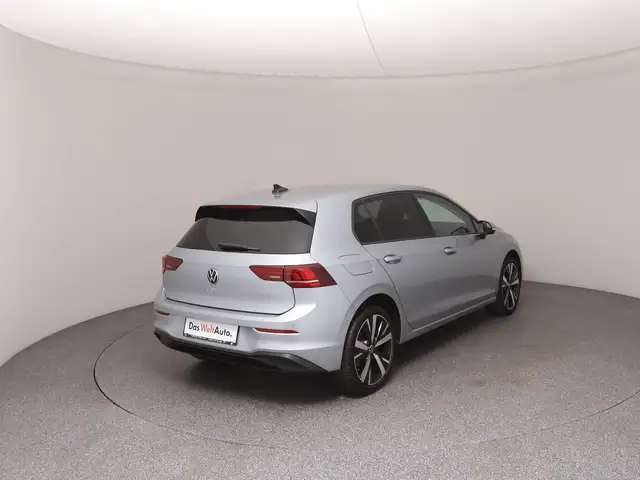 Volkswagen Golf view 4