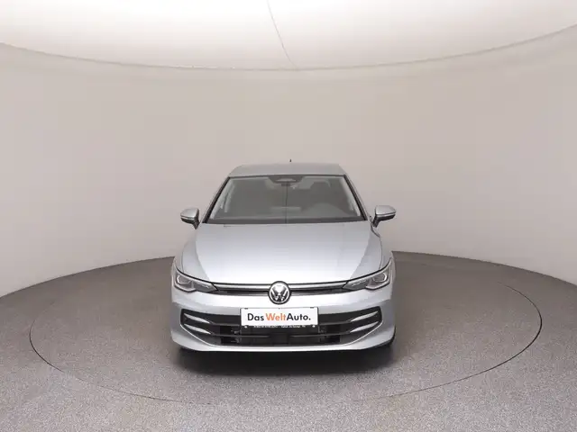 Volkswagen Golf view 3