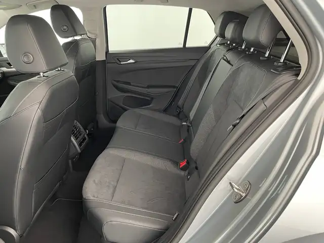 Volkswagen Golf view 11