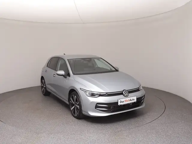 Volkswagen Golf view 2