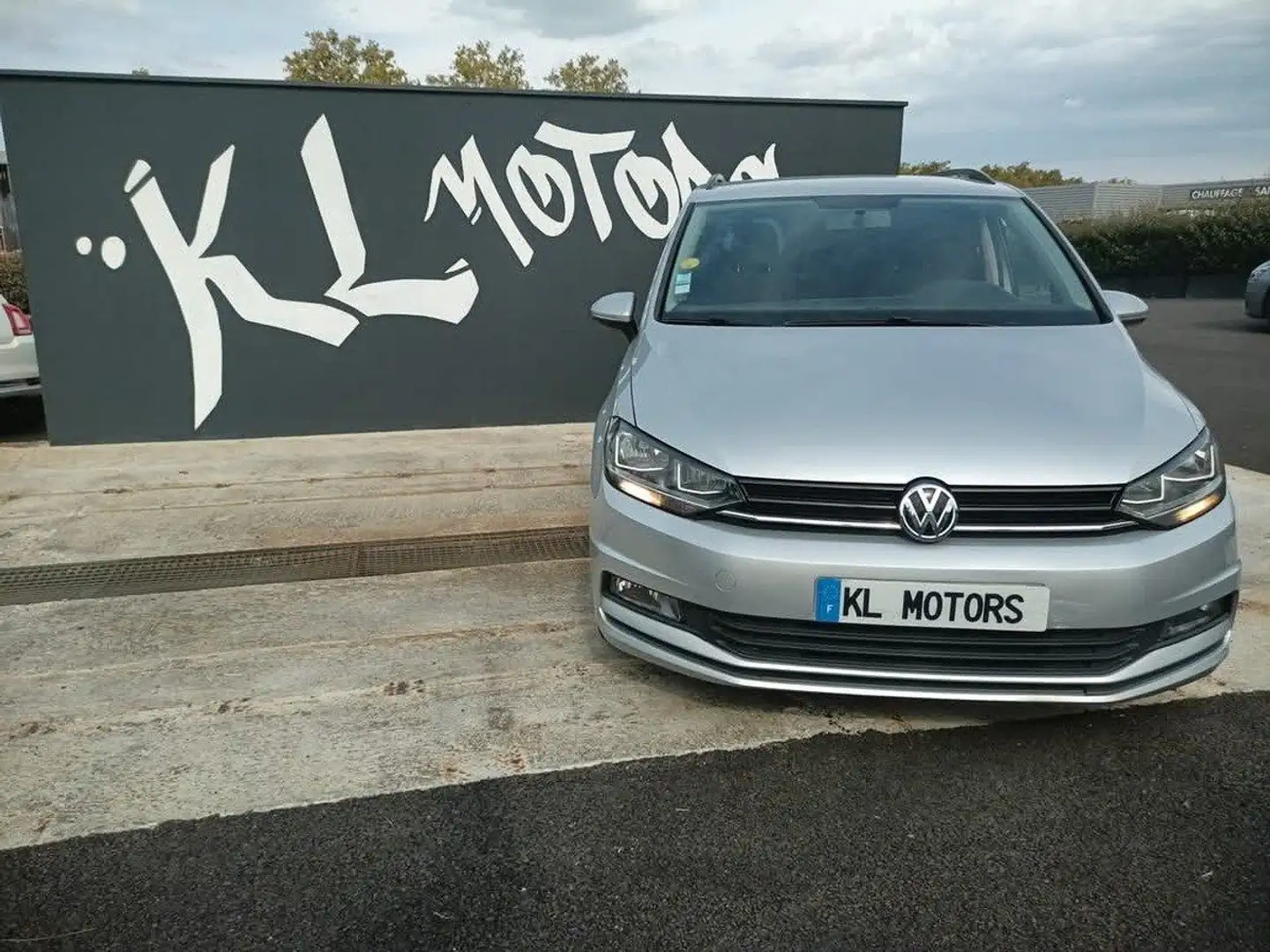 Volkswagen Touran 1.6L TDI 115CH PHASE 2 BVA / GPS / Bluetooth / 7PL Gri - 2