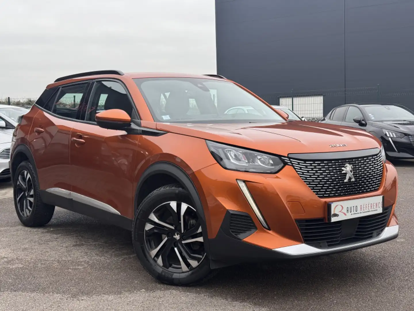 Peugeot 2008 1.2 130 CH ALLURE / 3D COCKPIT / CAMERA / CARPLAY Orange - 2