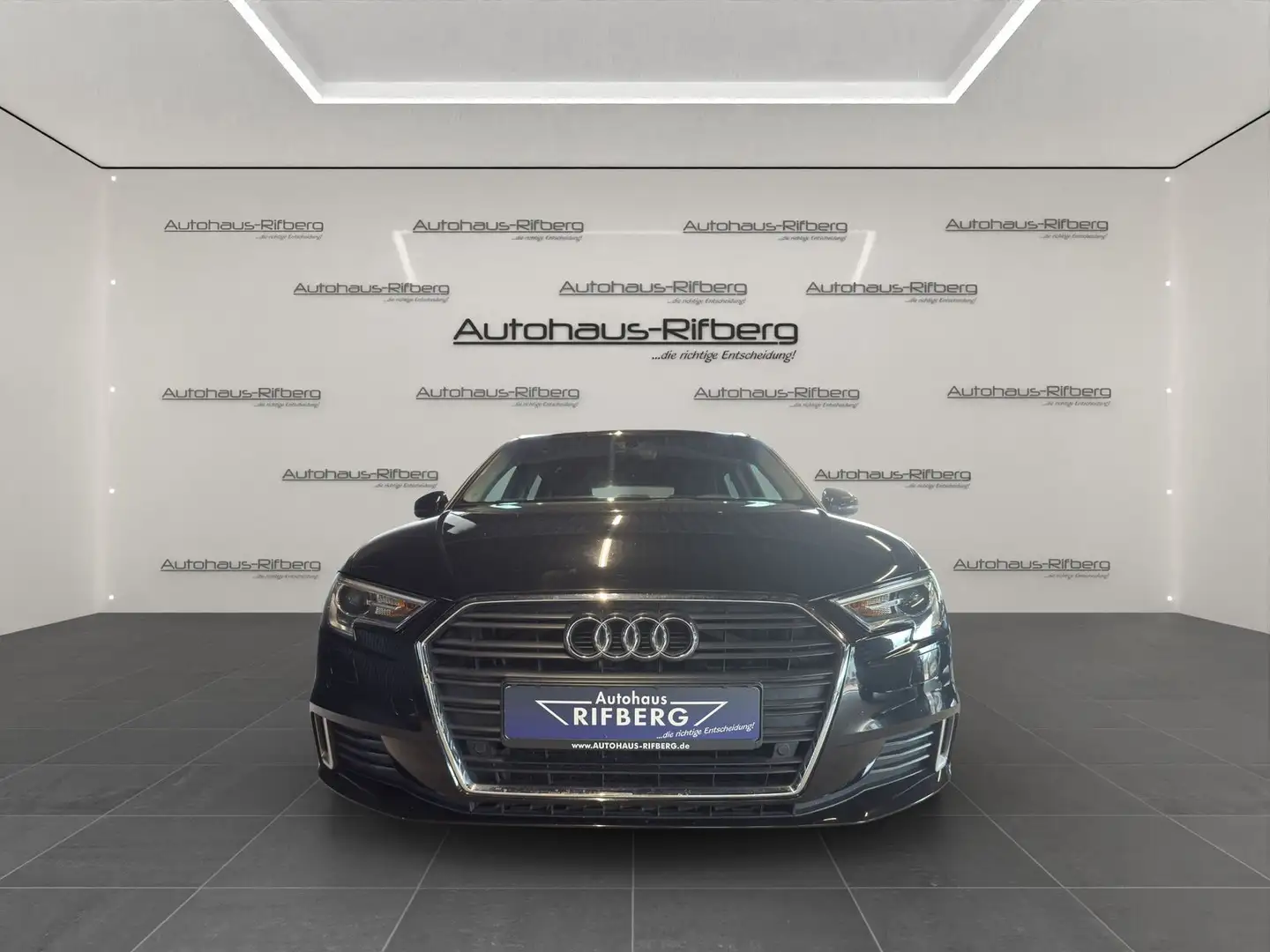 Audi A3 2.0 TDI SPORTBACK SPORT/NAVI/XENON/VIRTUAL CO Zwart - 2
