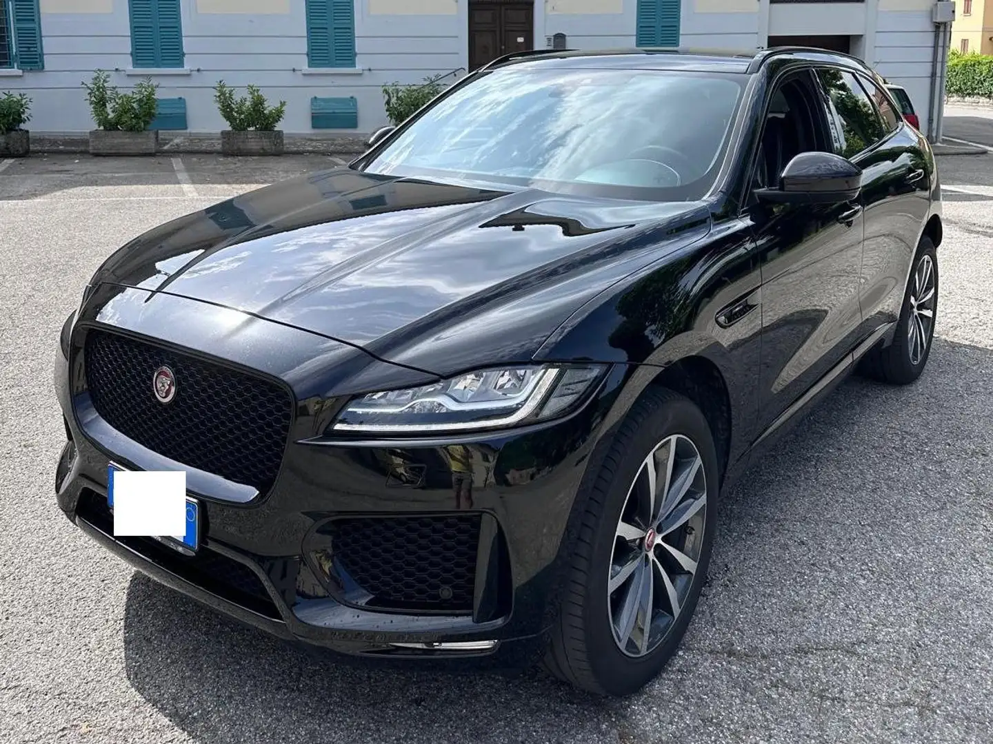 Jaguar F-Pace 2.0D 180Cv AWD Chequered Flag Nero - 1