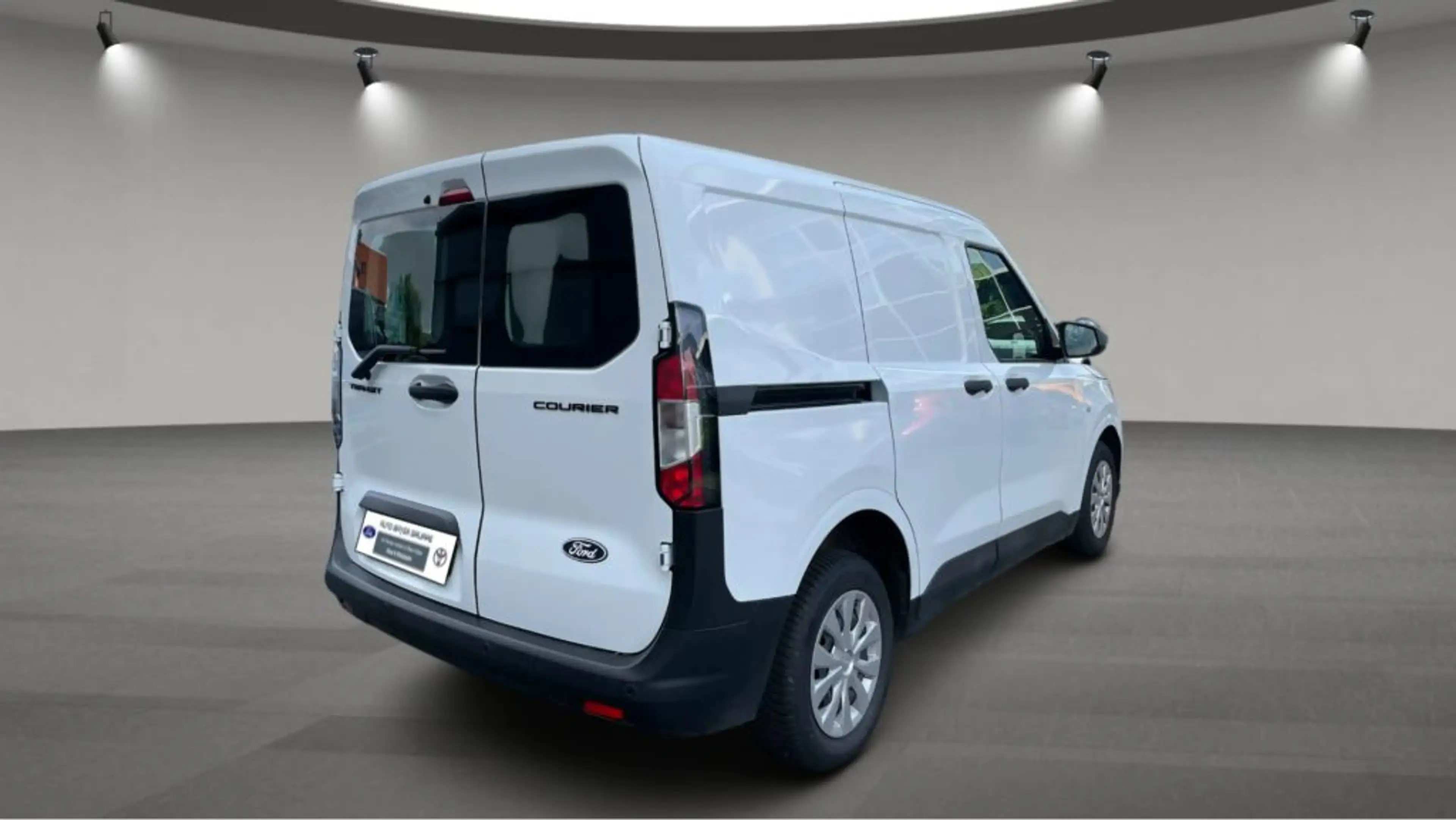 Ford Transit Courier 1,0 l EcoBoost Trend — photo 3