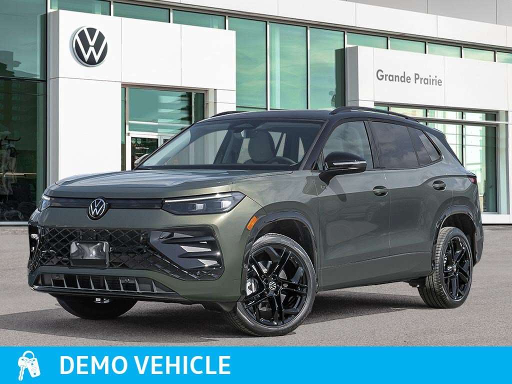 2026 Volkswagen Tiguan Comfortline R-line Black Edition | SERVICES LOANER