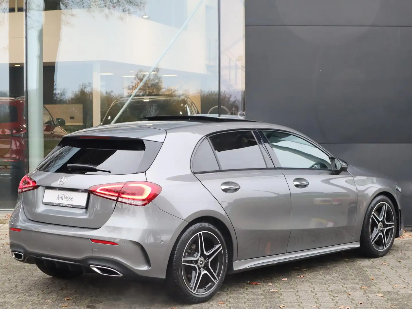 Mercedes-Benz A 180 Business Solution AMG Grijs - 2
