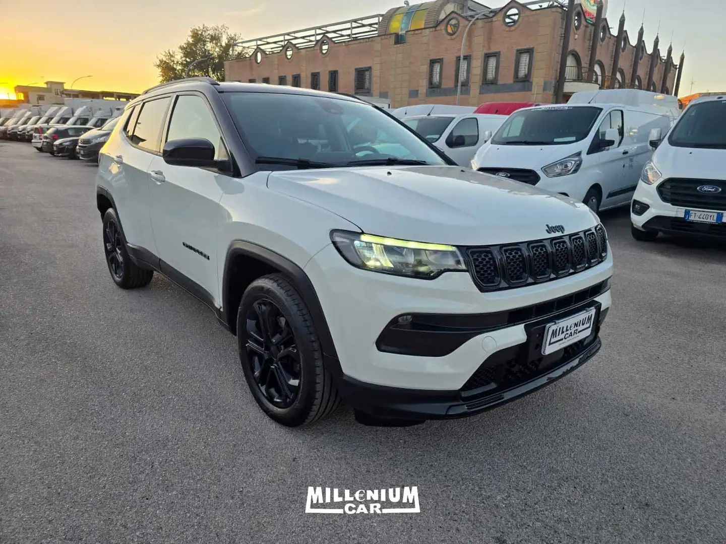 Jeep Compass COMPASS NIGHT EAGLE 1.5 BENZINA/IBRIDA 2022 Wit - 1
