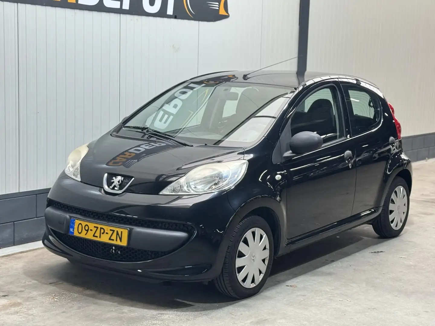 Peugeot 107 1.0-12V XR Zeer Netjes VOL Jaar APK Zwart - 1