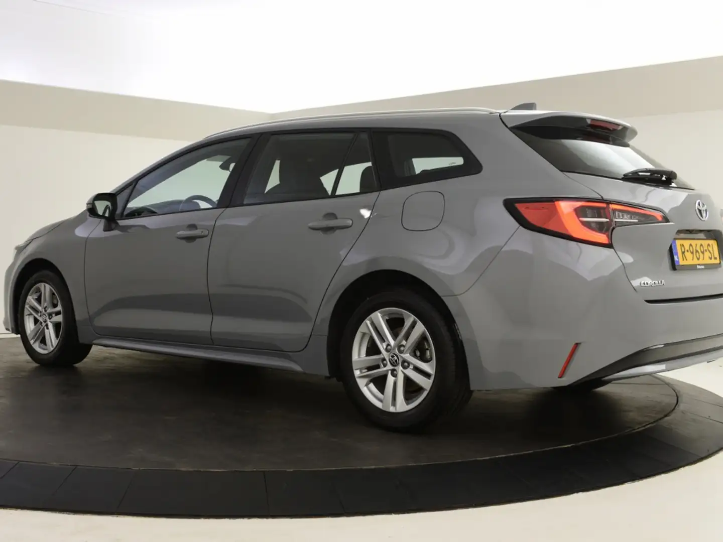Toyota Corolla Touring Sports 1.8 Hybrid Business | Carlay | Came Grijs - 2