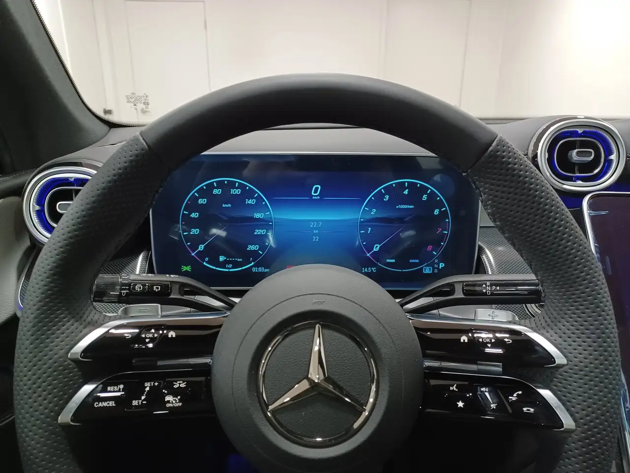 Mercedes-Benz GLC снимка Mercedes-Benz GLC