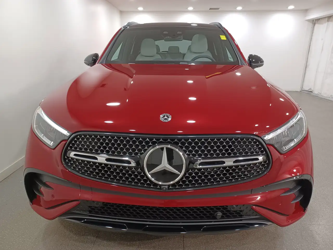 Mercedes-Benz GLC снимка Mercedes-Benz GLC