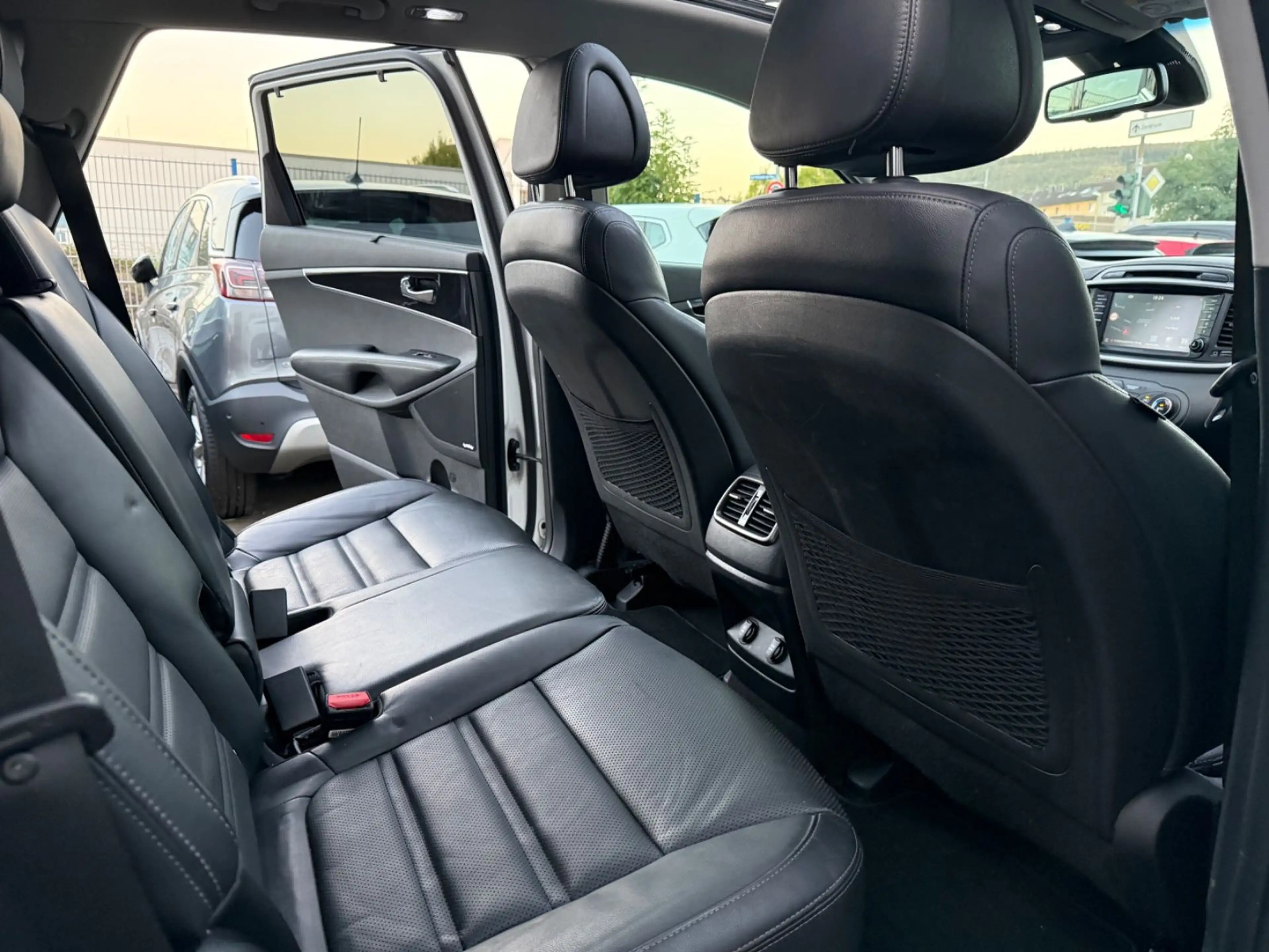 Kia Sorento 2,2 CRDI 147kW Platinum 4WD/PANO/LED/SHZ — photo 14