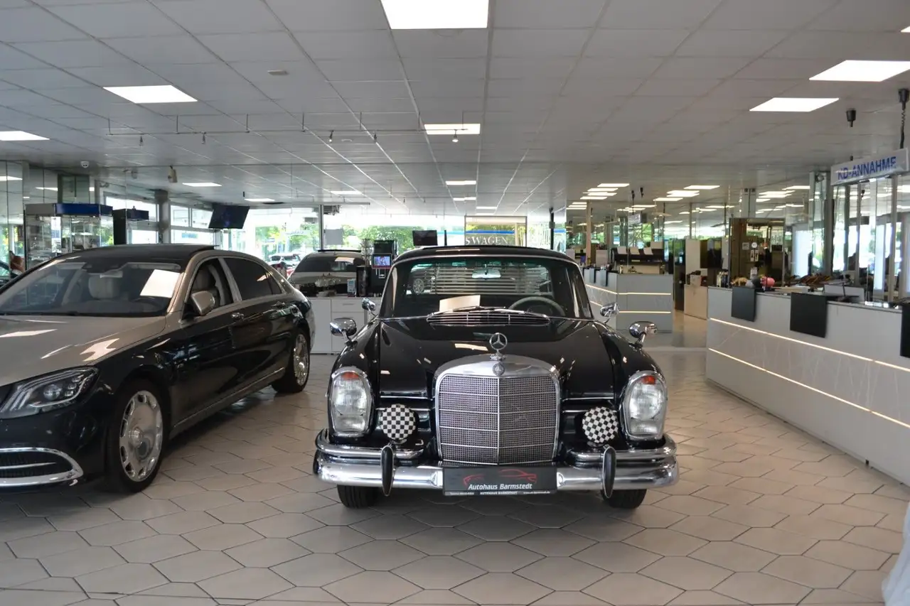 Mercedes-Benz 220 SEB Heckflosse W111, foto 10