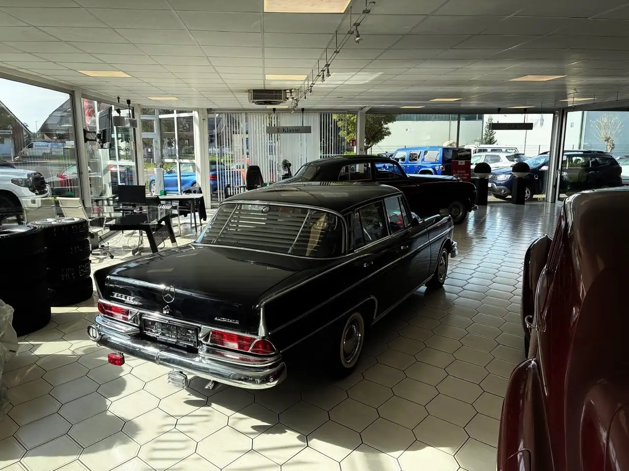 Mercedes-Benz 220 SEB Heckflosse W111, foto 9