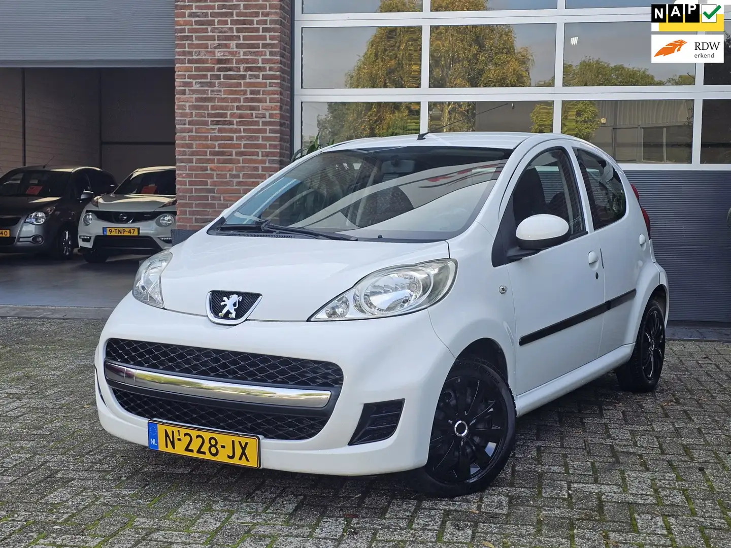 Peugeot 107 1.0-12V XR 5DR |Apk |Airco |Aygo |C1 Weiß - 1