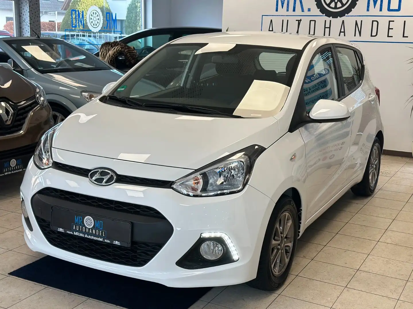 Hyundai i10 YES!°1.Hand°Klima°Alu°Sitzheizung°Tüv Bianco - 2
