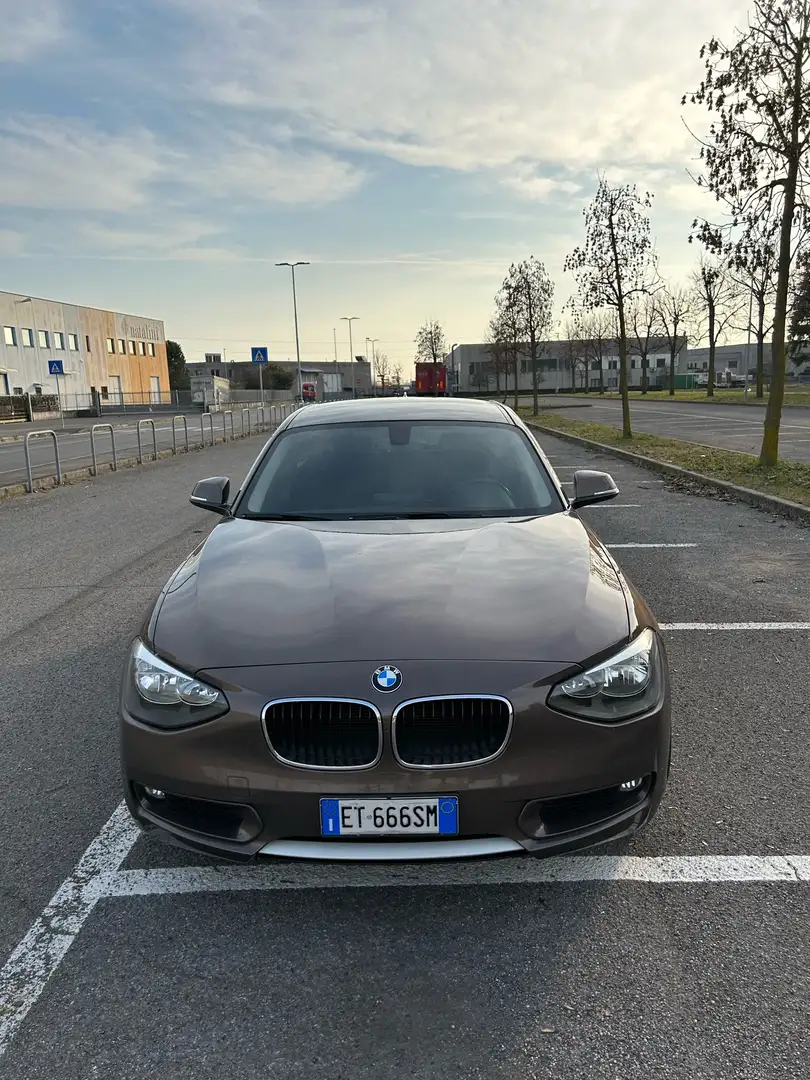 BMW 116 116d 3p eff.dynamics Urban Marrone - 1