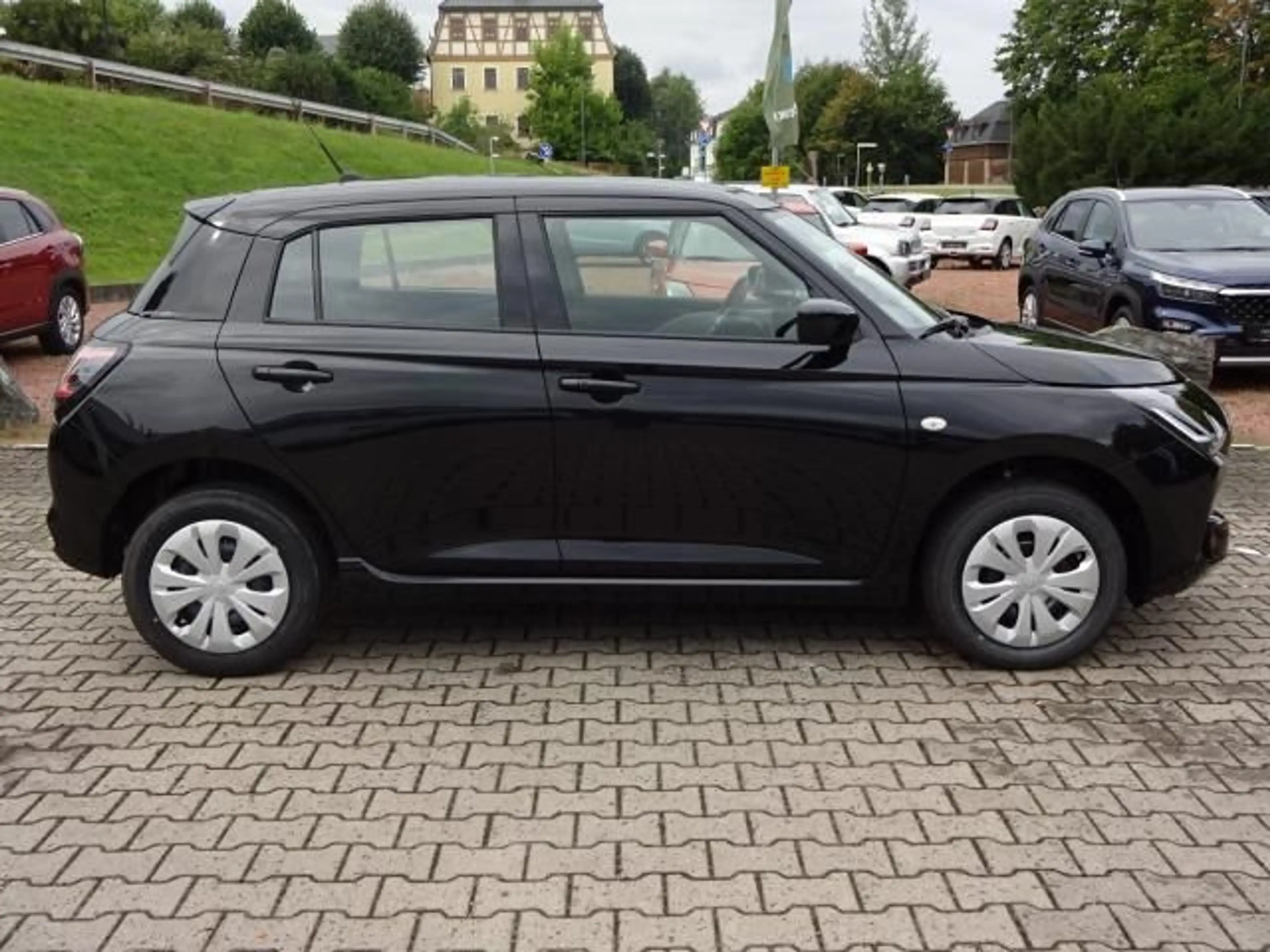 Suzuki Swift SWIFT 1.2 DUALJET ALLGRIP CLUB NAVI EINPARKH. — photo 8