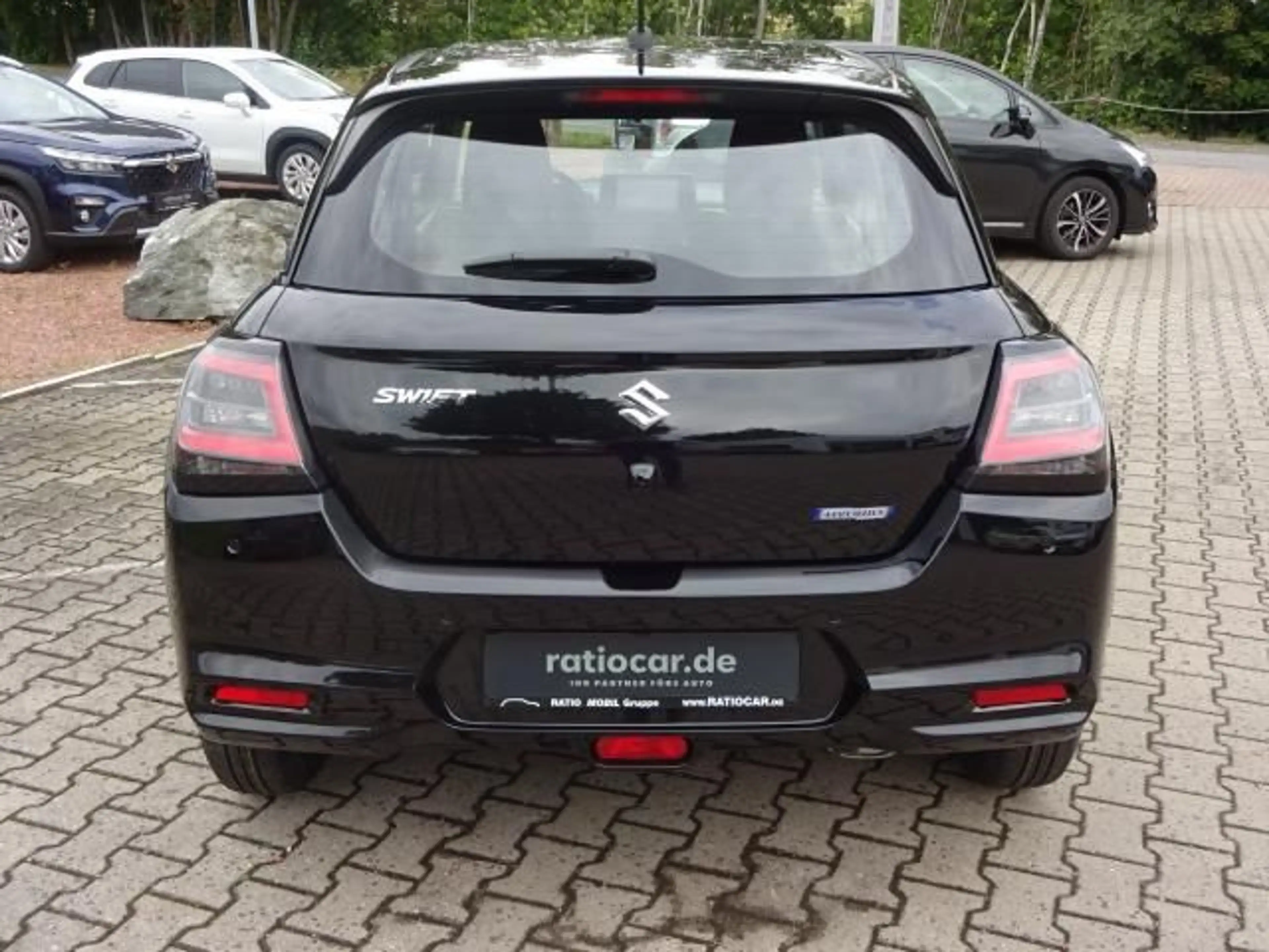 Suzuki Swift SWIFT 1.2 DUALJET ALLGRIP CLUB NAVI EINPARKH. — photo 4