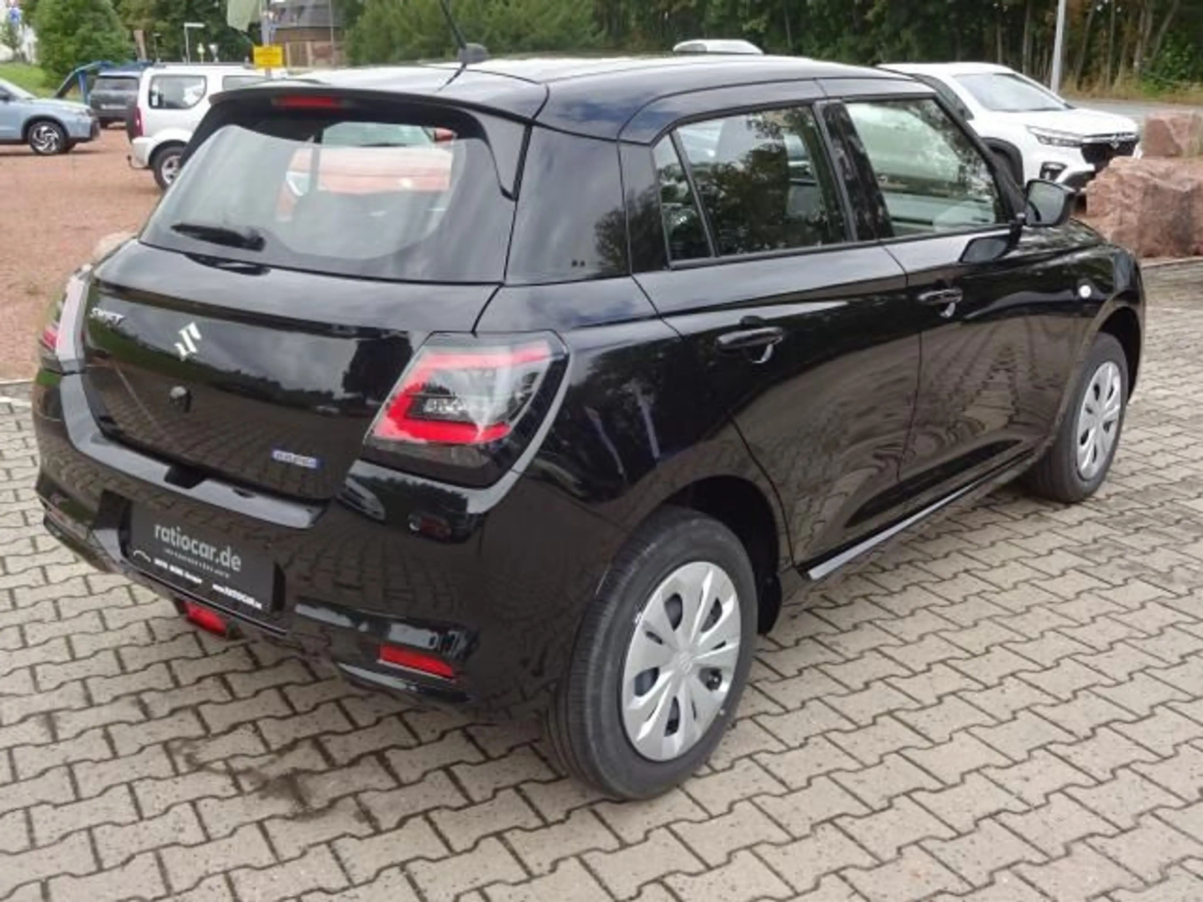 Suzuki Swift SWIFT 1.2 DUALJET ALLGRIP CLUB NAVI EINPARKH. — photo 5