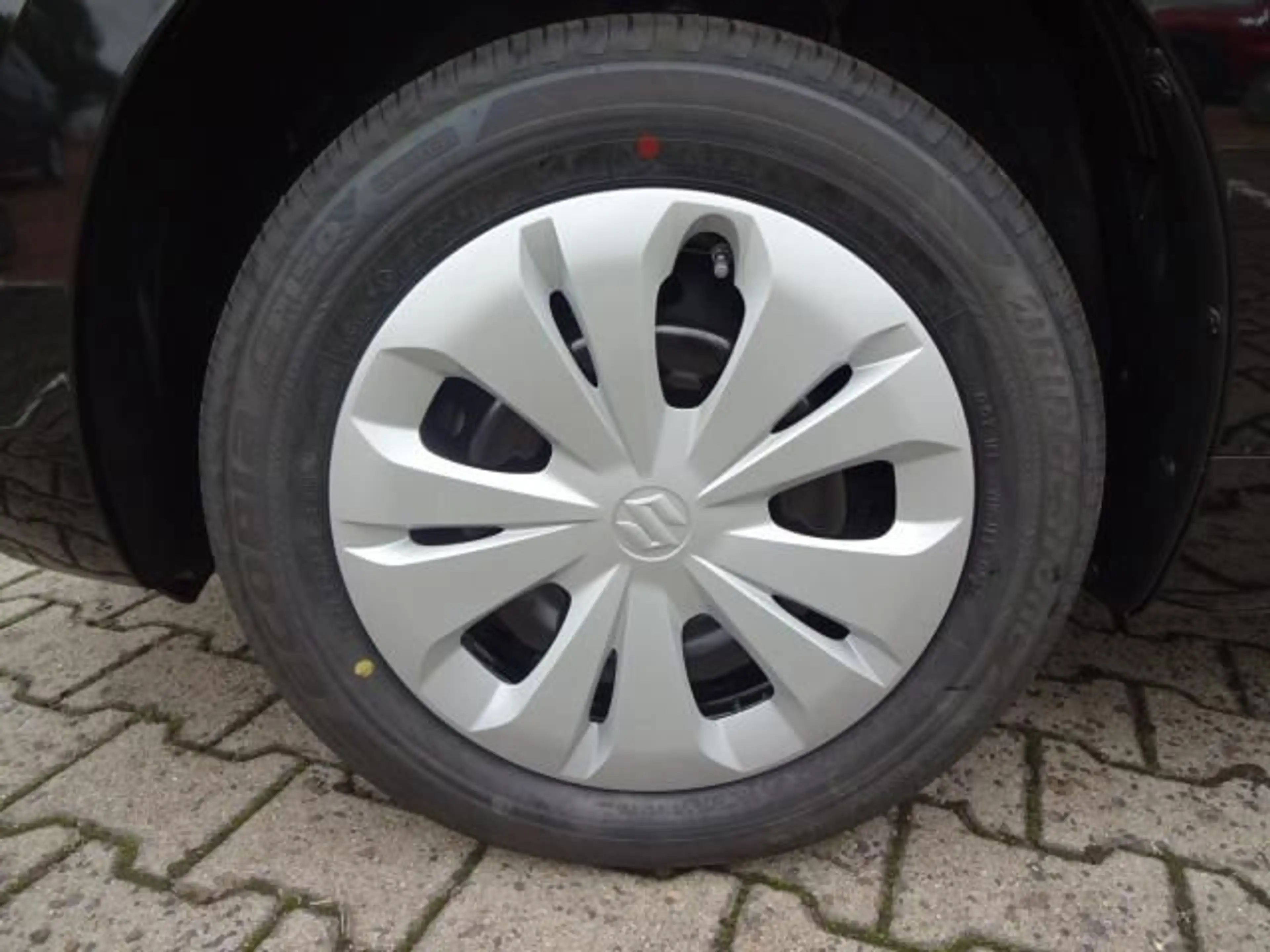 Suzuki Swift SWIFT 1.2 DUALJET ALLGRIP CLUB NAVI EINPARKH. — photo 12