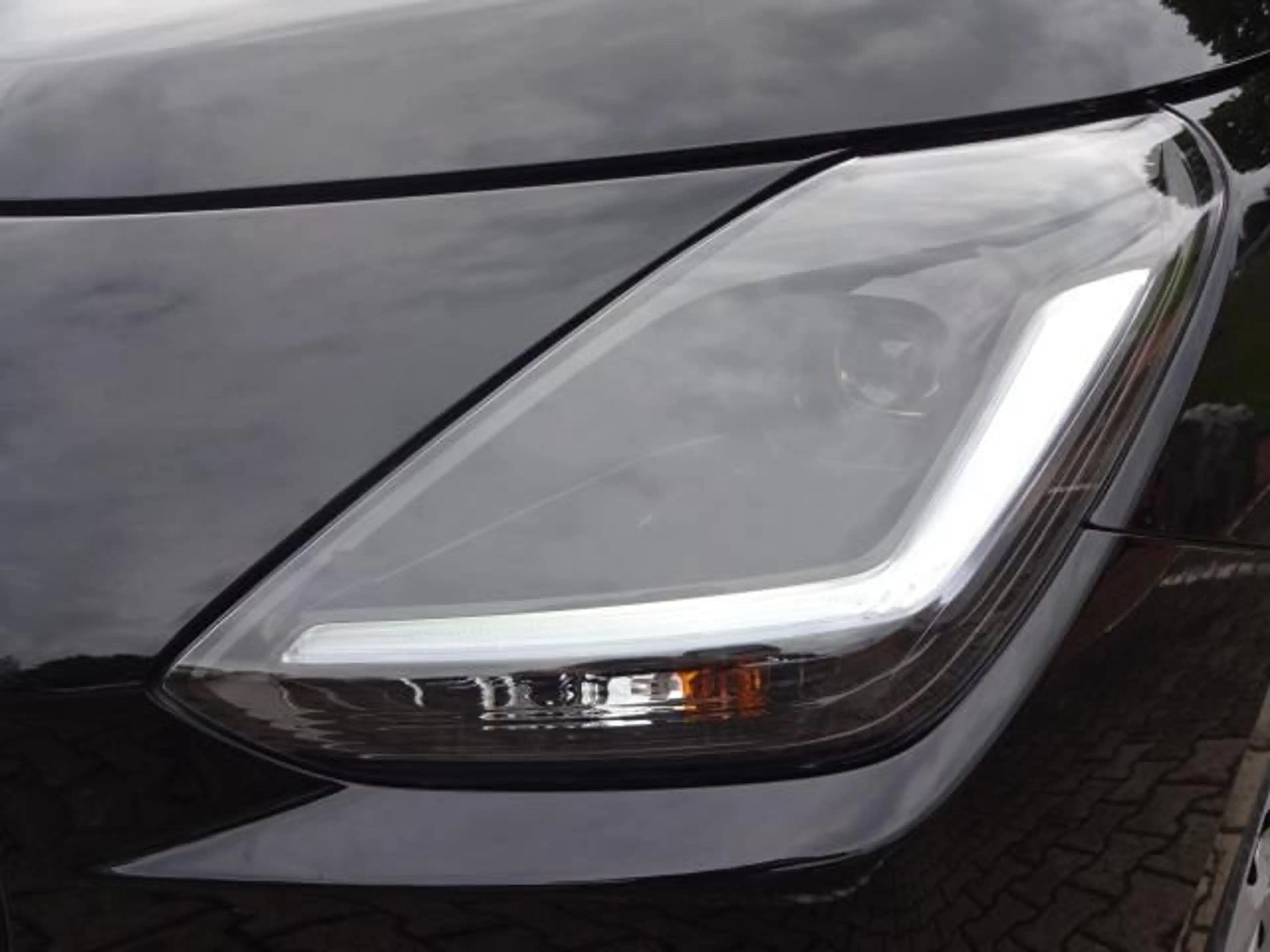 Suzuki Swift SWIFT 1.2 DUALJET ALLGRIP CLUB NAVI EINPARKH. — photo 11