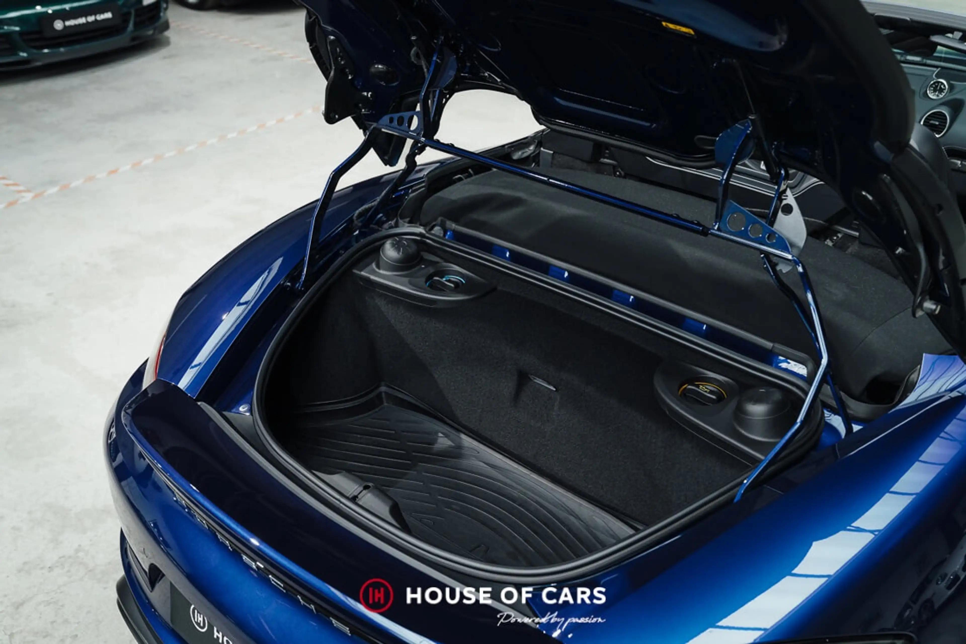 Porsche Boxster 718 SPYDER MANUAL 1ST PAINT  PORSCHE APPROVED 2027 — photo 13