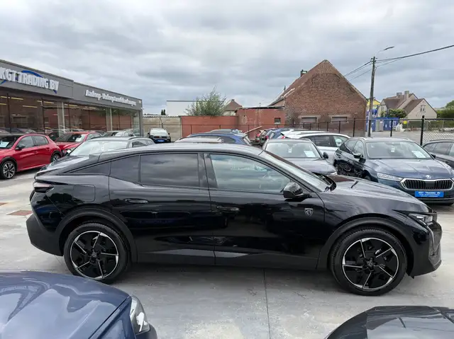 Peugeot 408 view 4