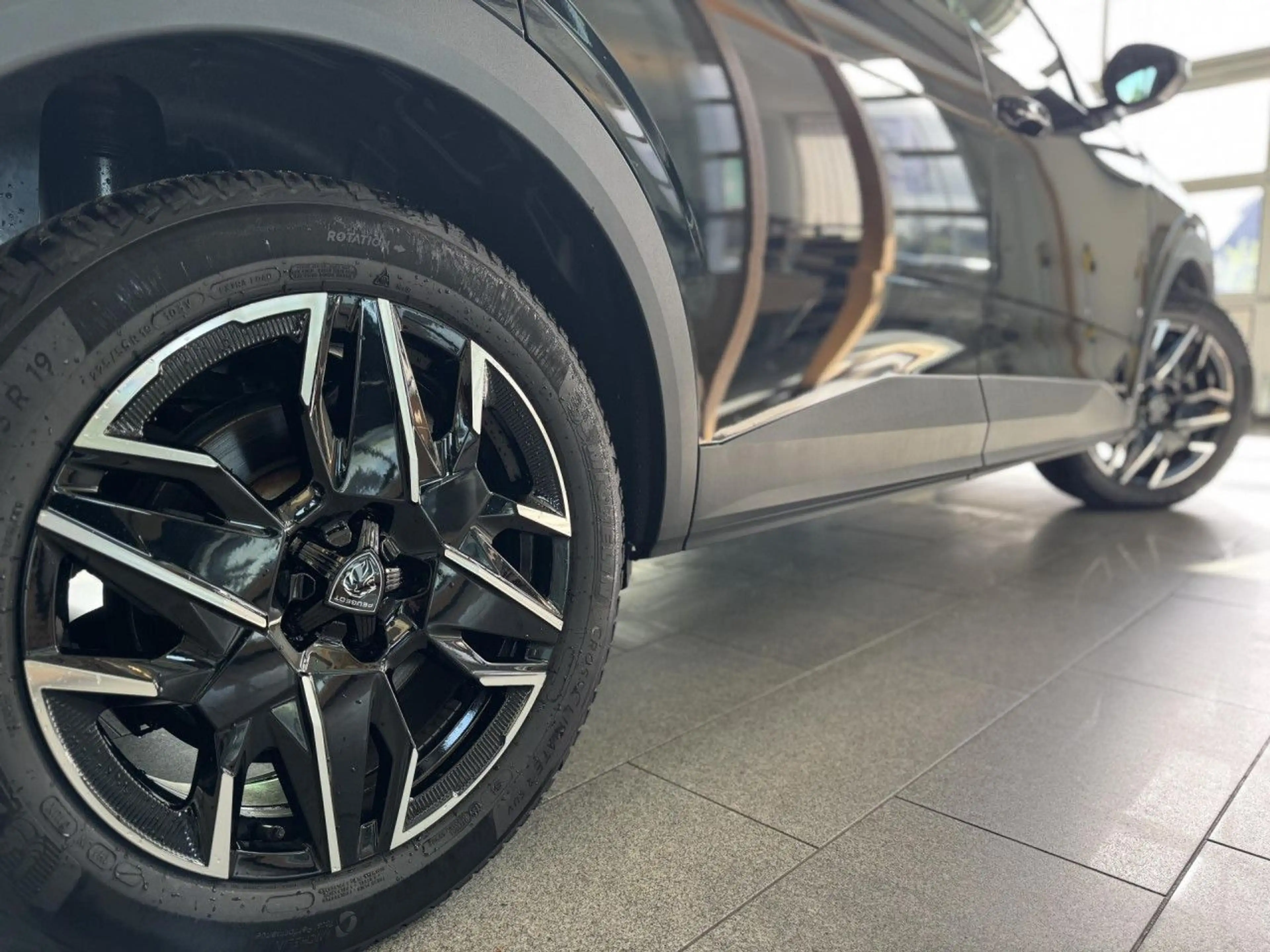 Peugeot 5008 Hybrid 145 GT, 360, ACC! Bluetooth Navi LED — photo 8