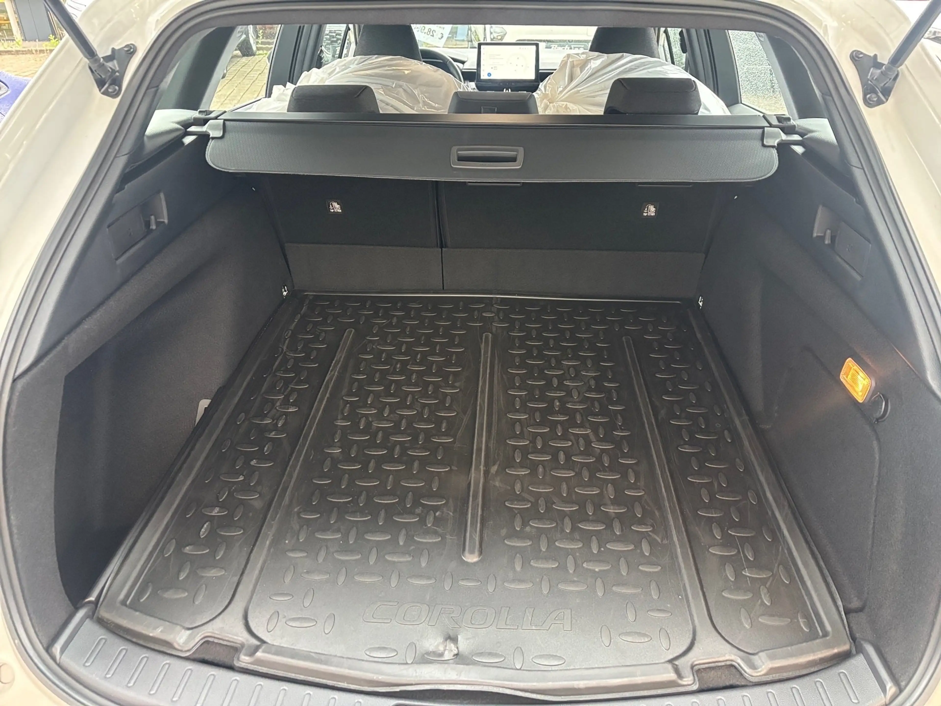 Toyota Corolla 2.0 l Hybrid TS. Business Edition AUT — photo 12