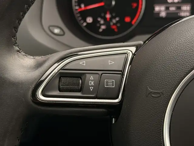 Audi Q3 view 20