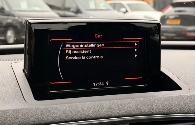 Audi Q3 view 30